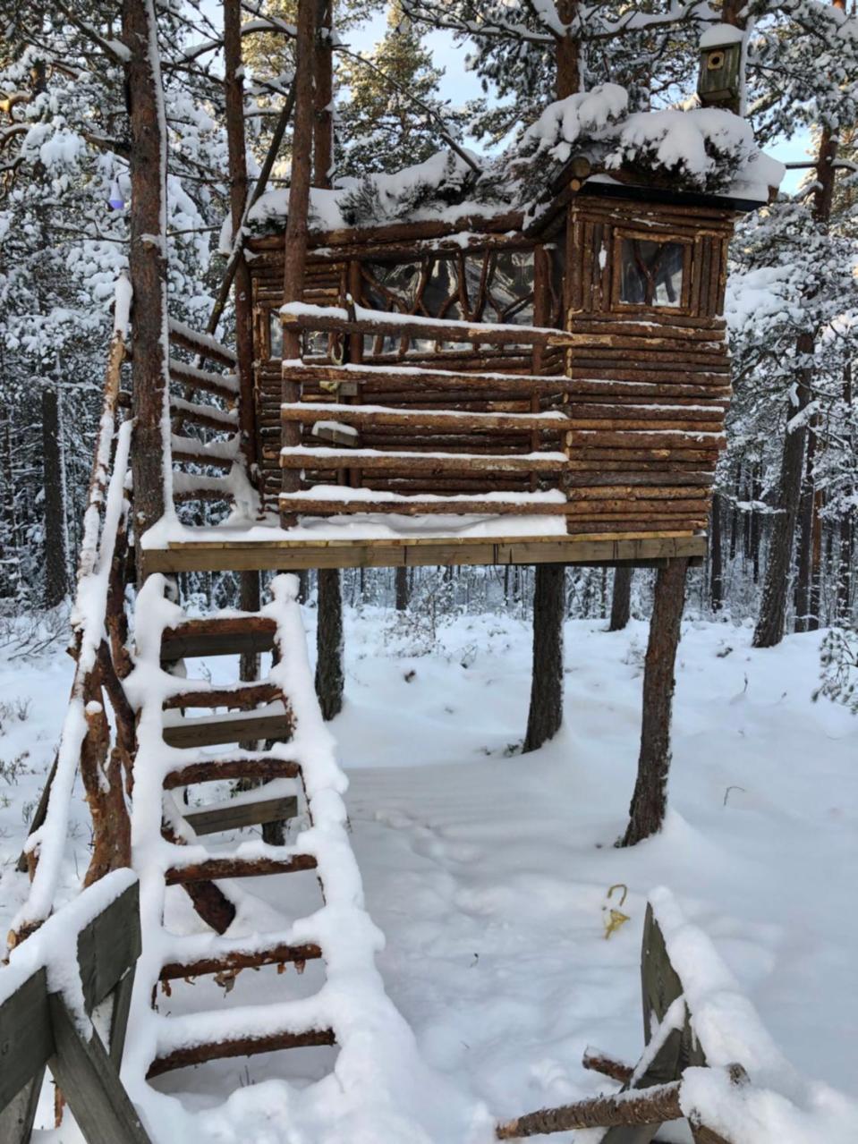 Timber Cottages With Jacuzzi And Sauna Near Lake Vaenern Карлстад Екстер'єр фото